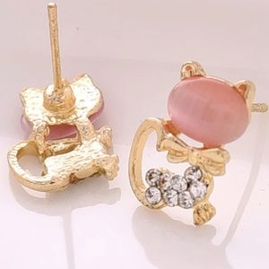 PINK OPAL RHINESTONE DECOR KITTY CAT DESIGN STUD DAINTY NEW EARRINGS